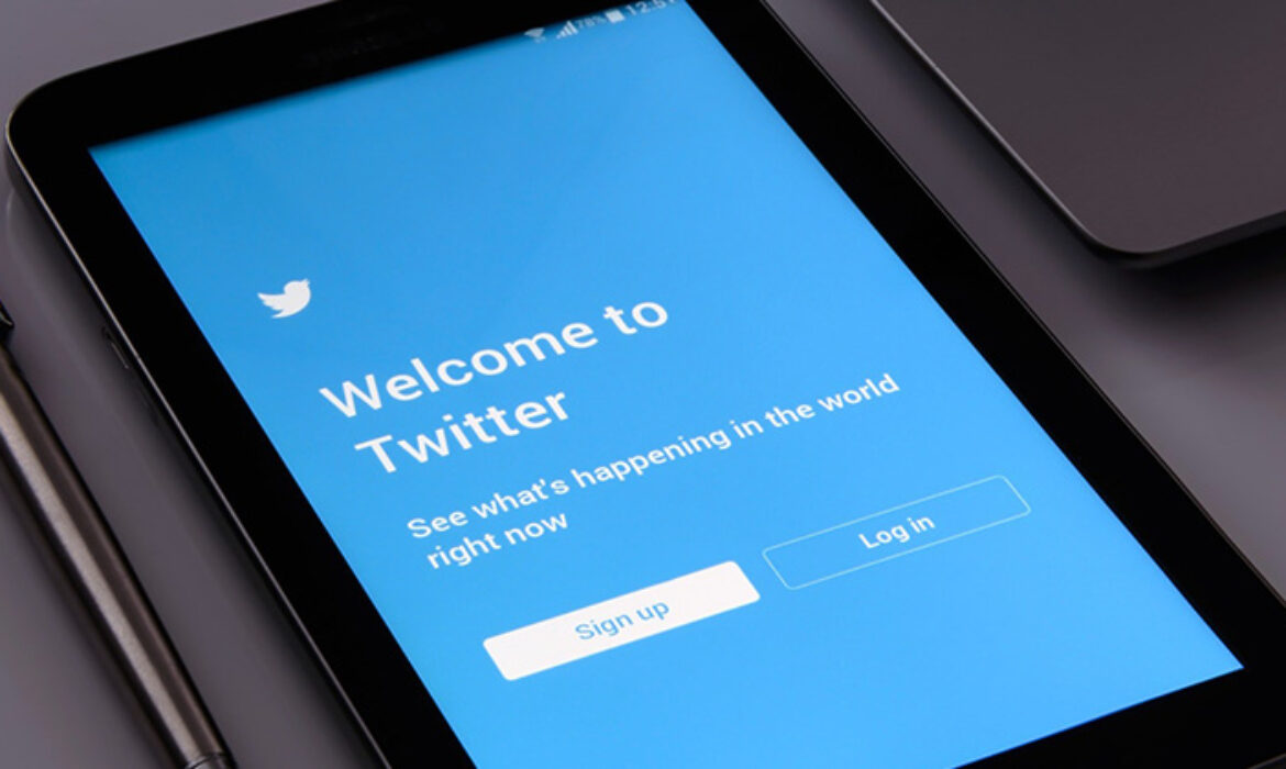 Twitter suspends 1m ‘fake accounts’ a day